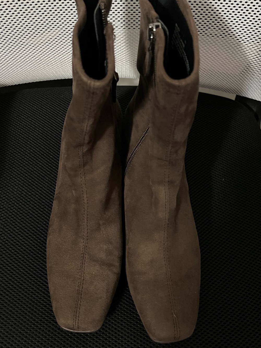 Aerosols Women's Zip Size 8 in Brown Faux Suede Ankle 👢 Boots.